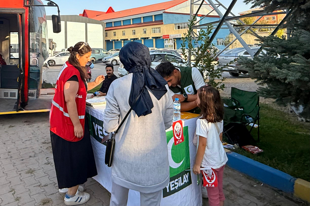 Ağrı’da çocuklar ve aileler Yeşilay standında hem öğrendi hem eğlendi 1