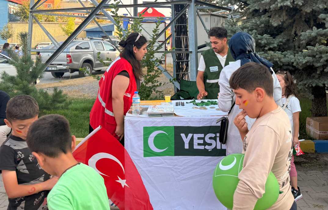 Ağrı’da çocuklar ve aileler Yeşilay standında hem öğrendi hem eğlendi 3