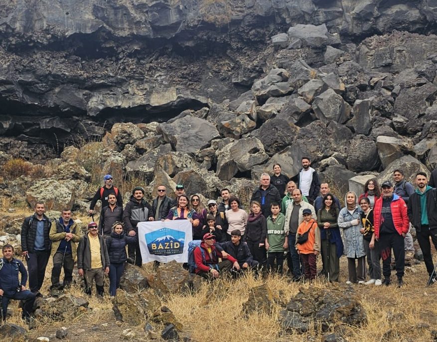 Ağrı’nın doğal mirası Buz Mağarası, sonbaharda da ilgi görüyor 10