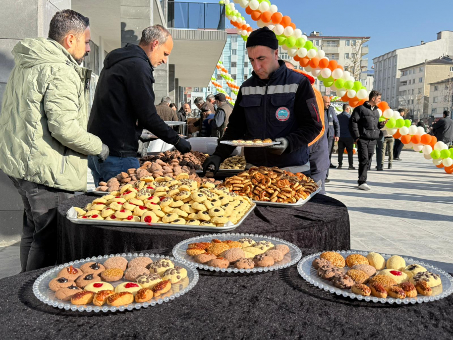 Şehrin yeni yaşam merkezi Ağrı Kent Meydanı halkla buluştu 8