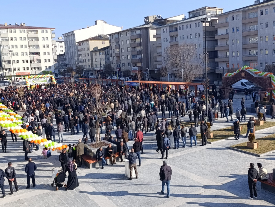 Şehrin yeni yaşam merkezi Ağrı Kent Meydanı halkla buluştu 3