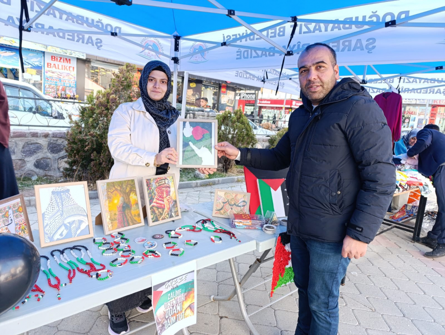 Doğubayazıt’ta Filistin için hayır çarşısı kuruldu 7