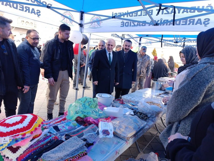 Doğubayazıt’ta Filistin için hayır çarşısı kuruldu 5