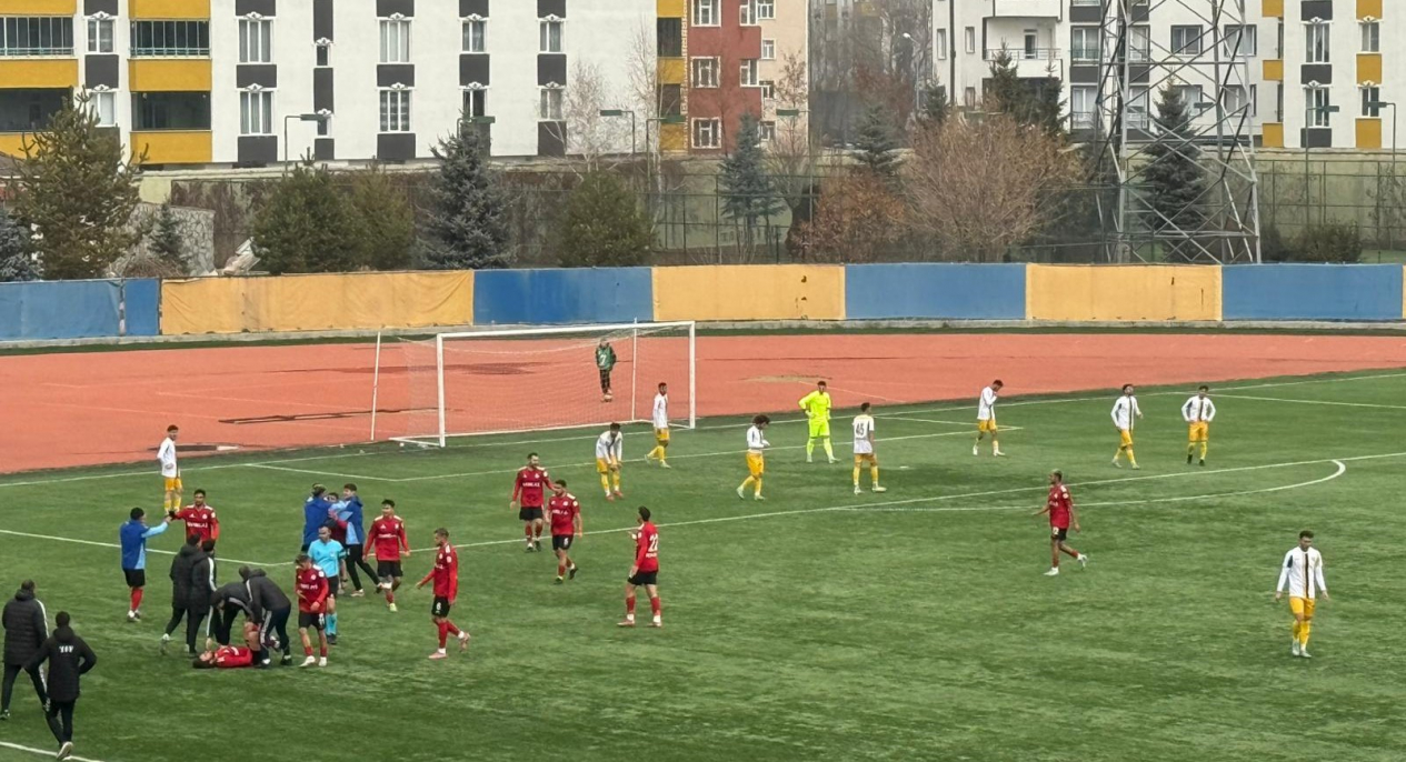 Ağrı Spor evinde kaybetti, taraftar 'canınız sağ olsun' diyerek moral verdi 2