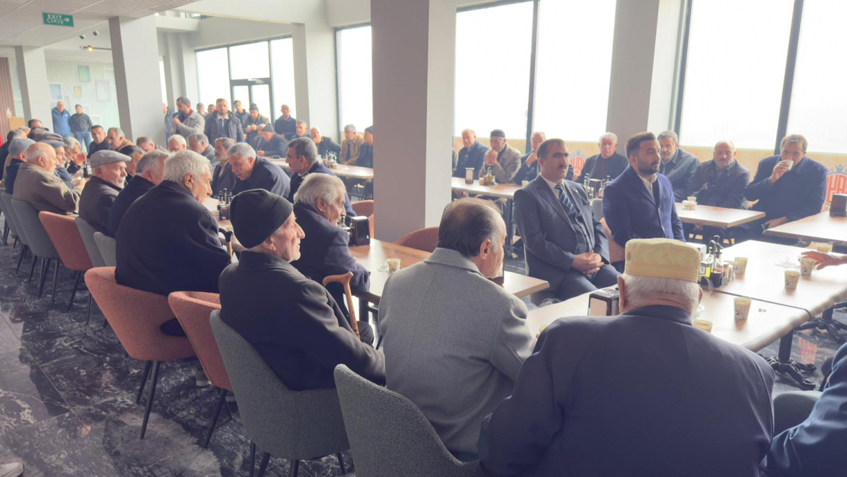 Ağrı’da iki aile aynı sofrada barıştı 1