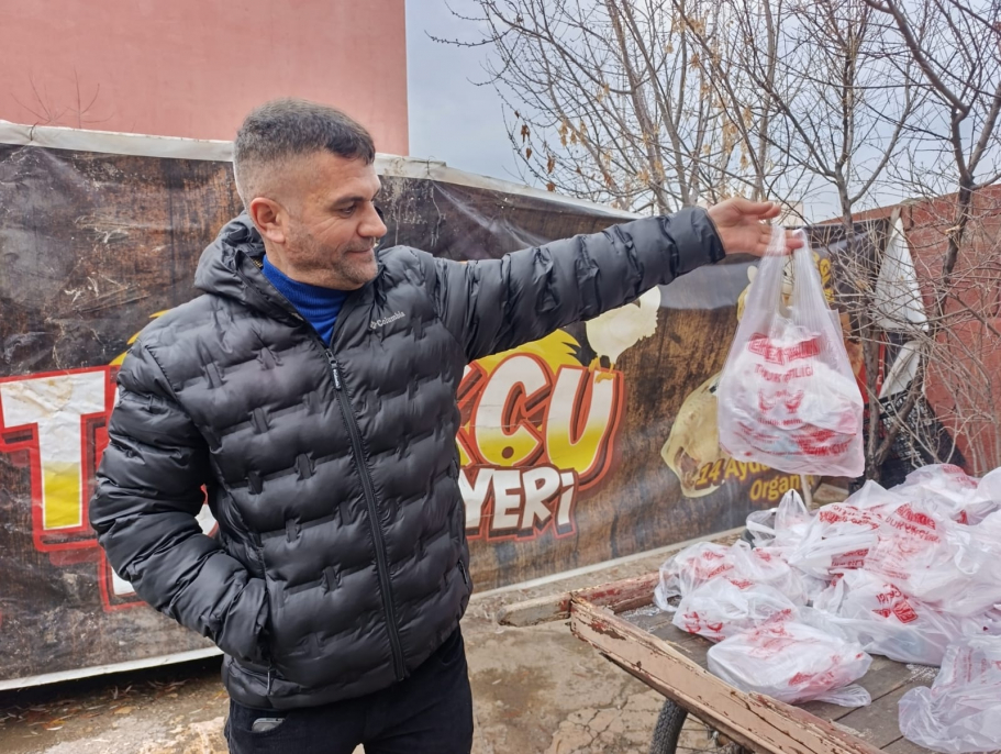 Ağrı’da her Cuma 250 aileye ücretsiz tavuk dağıtımı devam ediyor 1