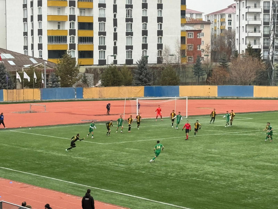 Ağrı Spor, erken gole rağmen puan alamadı 2