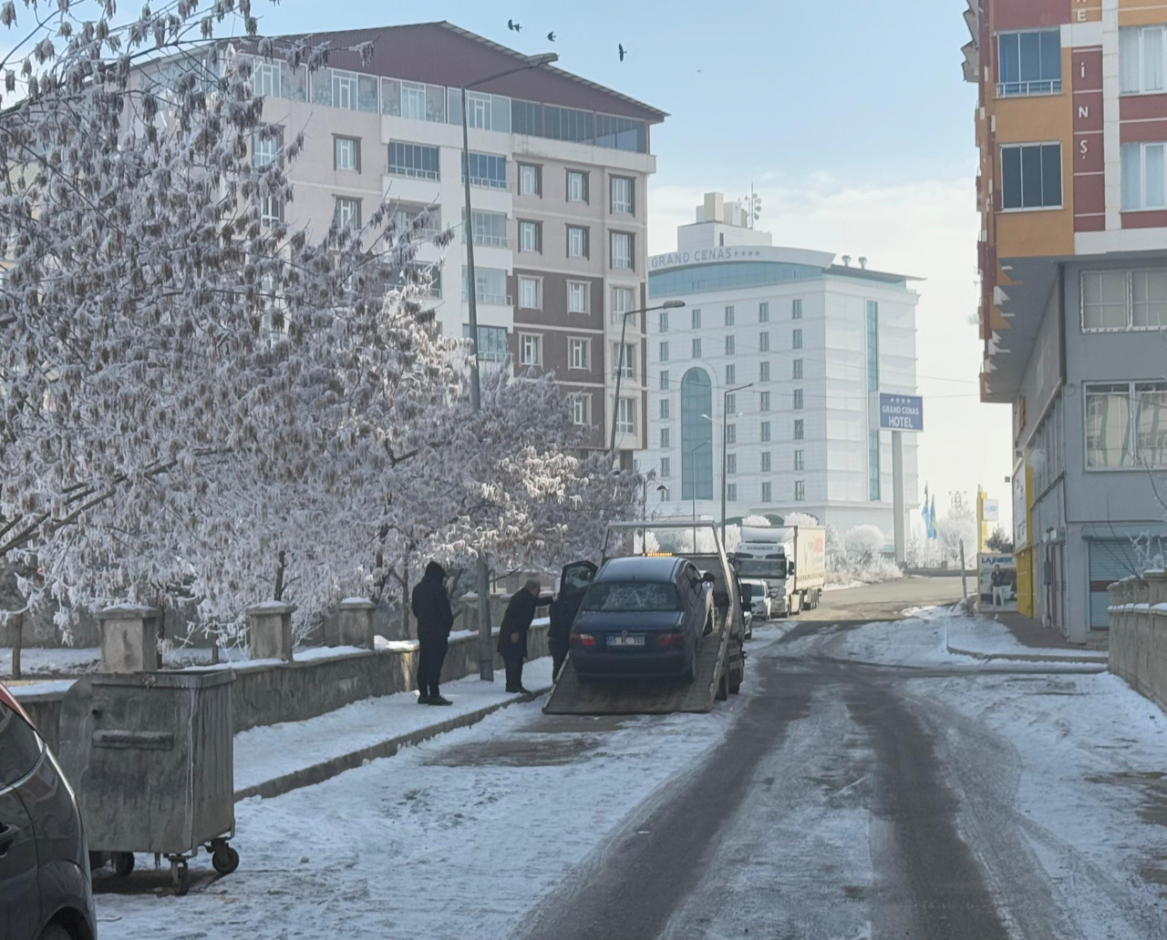 Ağrı'da soğuk hava çekici trafiğini artırdı