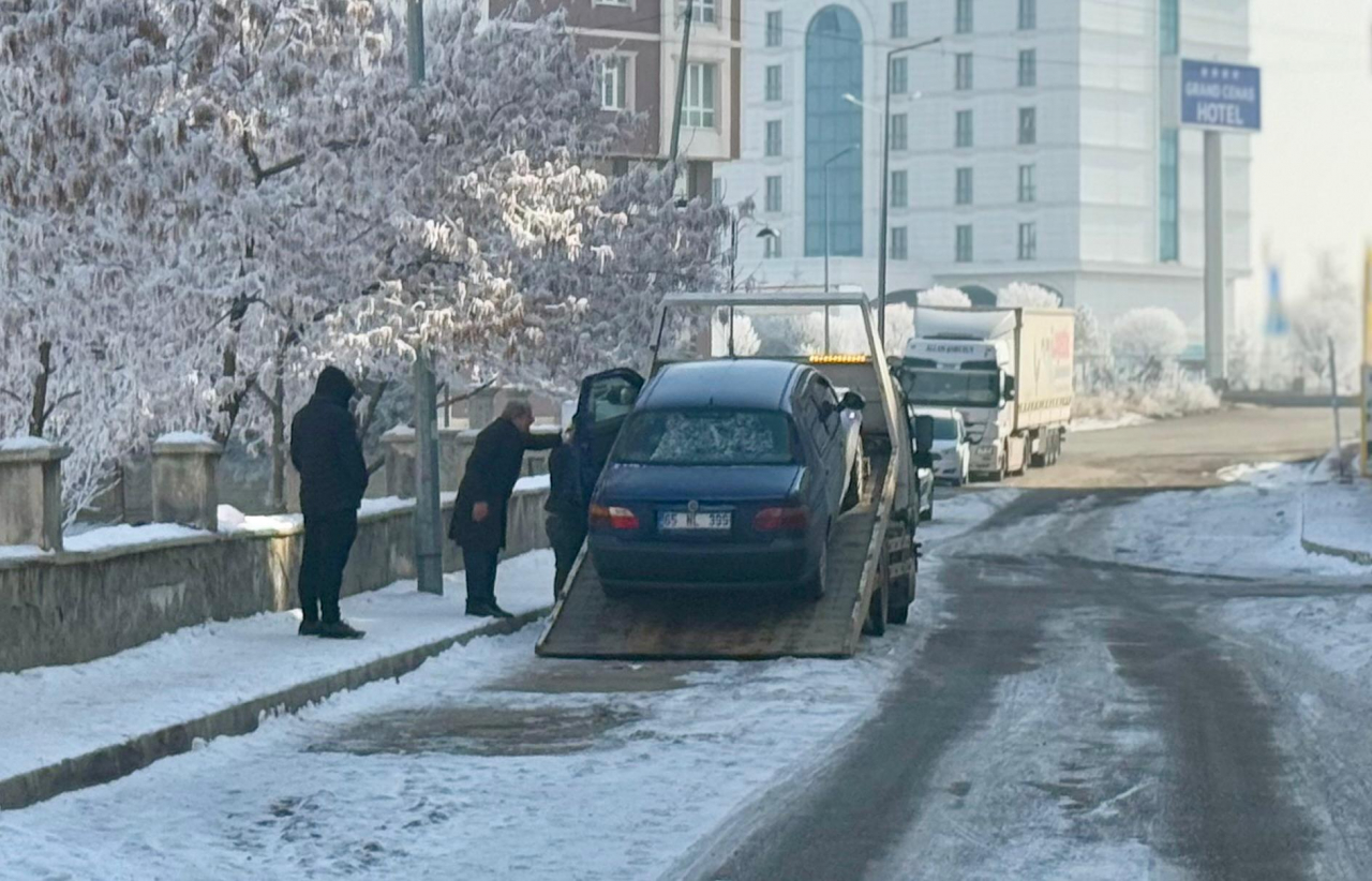 Ağrı'da soğuk hava çekici trafiğini artırdı