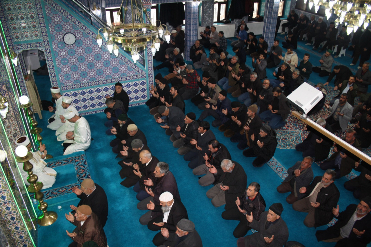 Doğubayazıt'ta 6 Şubat deprem şehitleri için dualar edildi