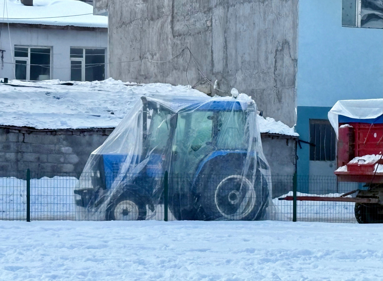 Kış şartları Ağrı'da günlük yaşamı zorlaştırıyor