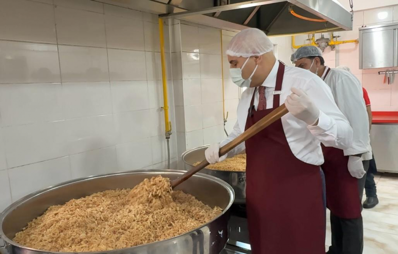 Ağrı Valisi Koç'tan Kızılay Aşevine ziyaret