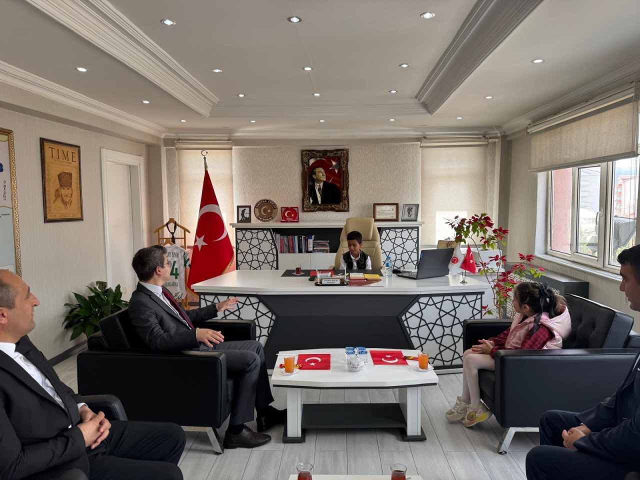 Taşlıçay'da kaymakamlık görevini çocuklar üstlendi