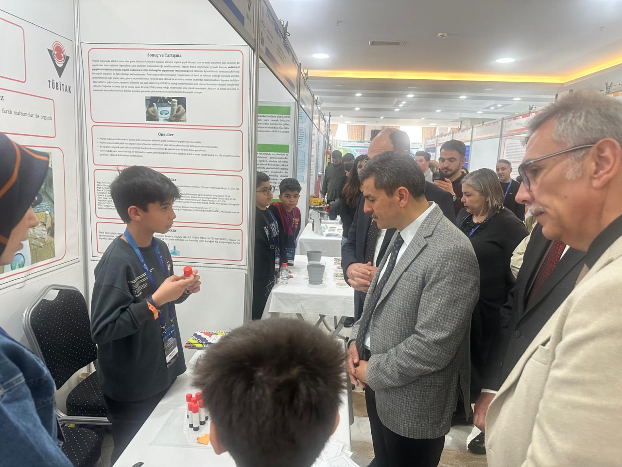 Doğubayazıtlı öğrenci TÜBİTAK bölge finalinde Ağrı'yı temsil etti