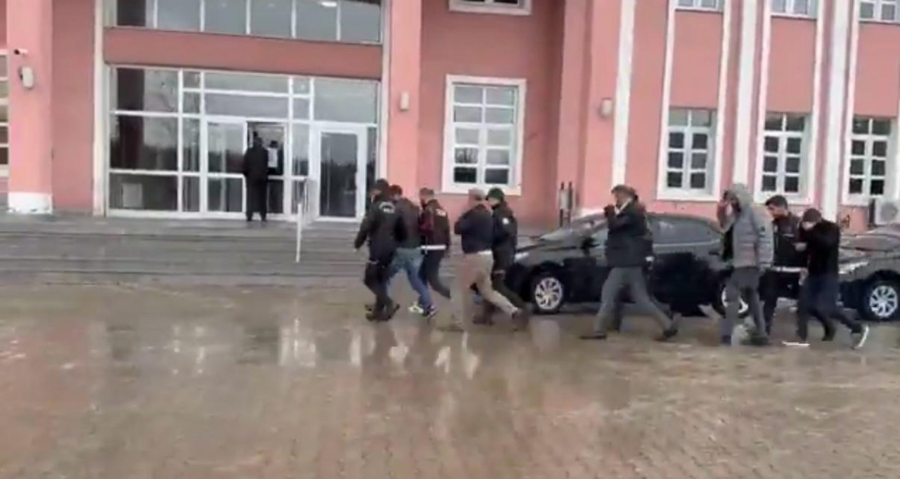Ağrı'da ehliyet sınavına operasyon: 8 Gözaltı