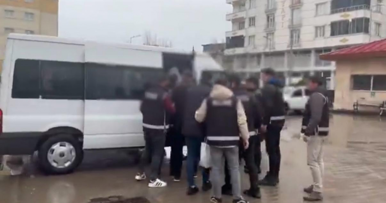 Ağrı'da ehliyet sınavına operasyon: 8 Gözaltı