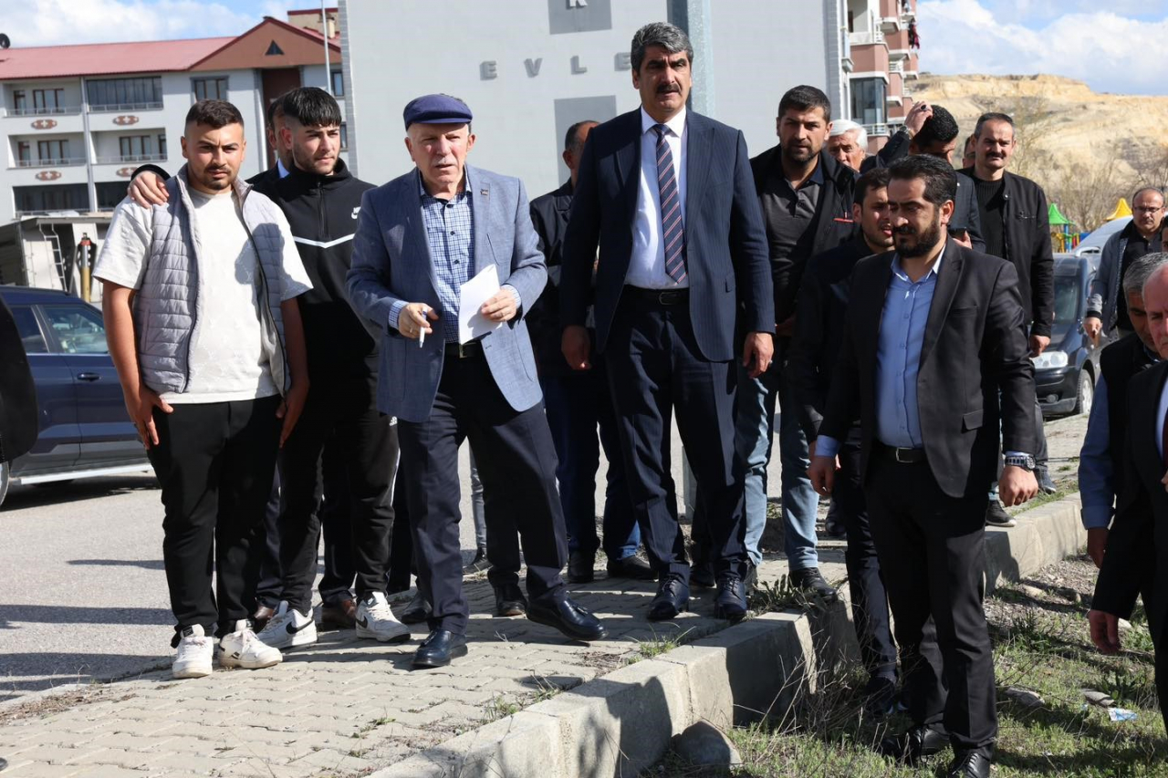 Başkan Sekmen, Aşkale'de kentsel dönüşüm projelerini inceledi
