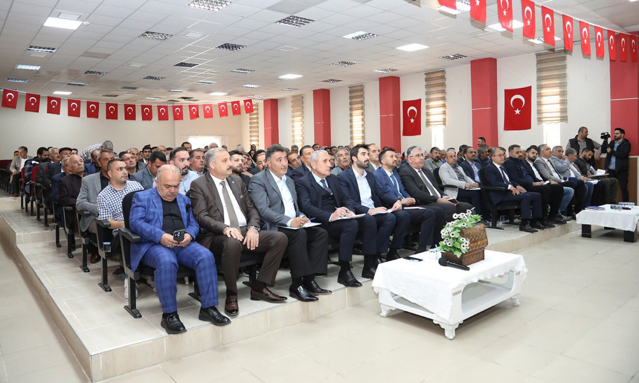 Van'da Muhtarlar Toplantısı Gürpınar ve Gevaş'ta Gerçekleştirildi