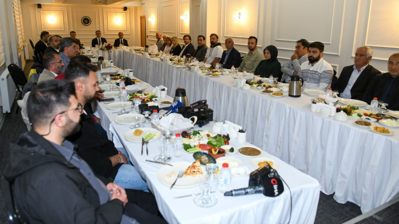 Van Valisisi Ozan Balcı, Basın Mensuplarıyla Bir Araya Geldi