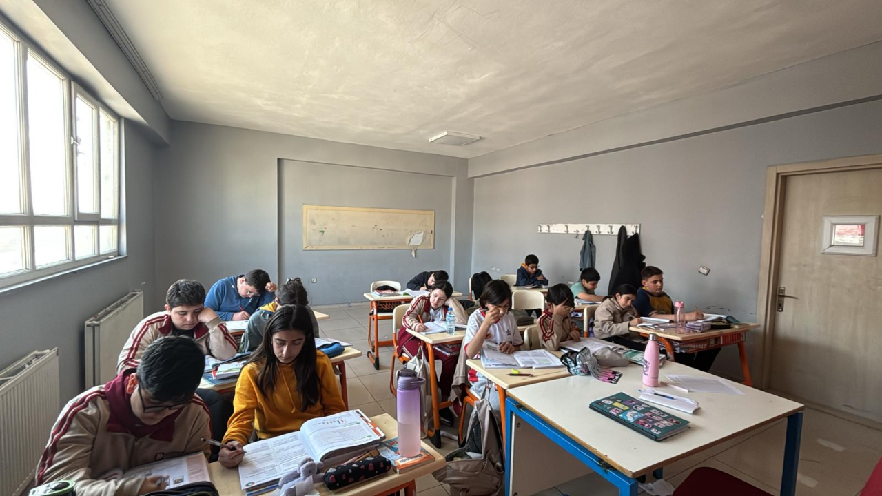 Doğubayazıt Yöntem Koleji üç yıl üst üste birinci oldu