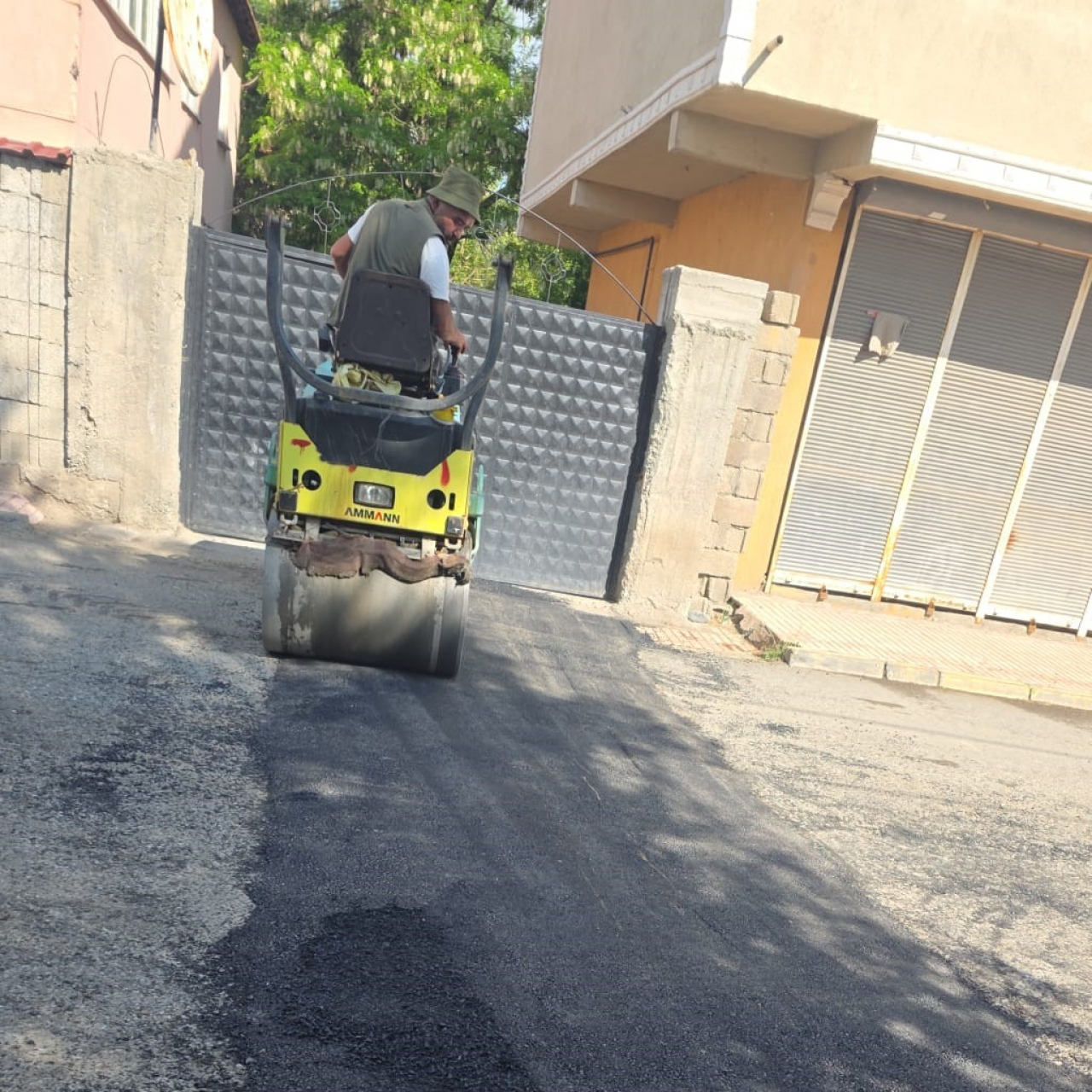 Ağrı'da asfalt onarım çalışmaları hız kazandı