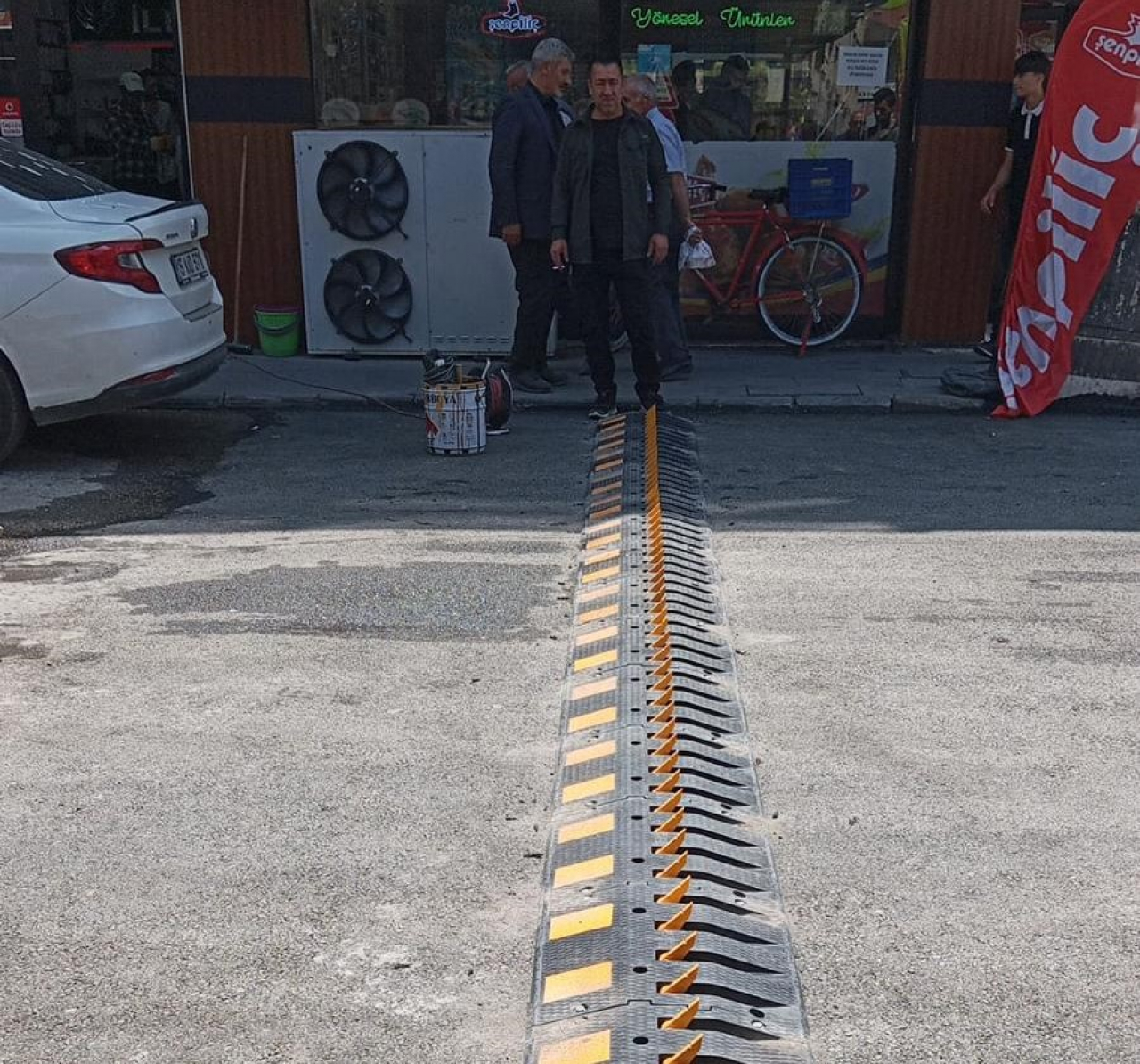 Ağrı'da kent içi trafiğe hız kesici ve kapan düzenlemesi