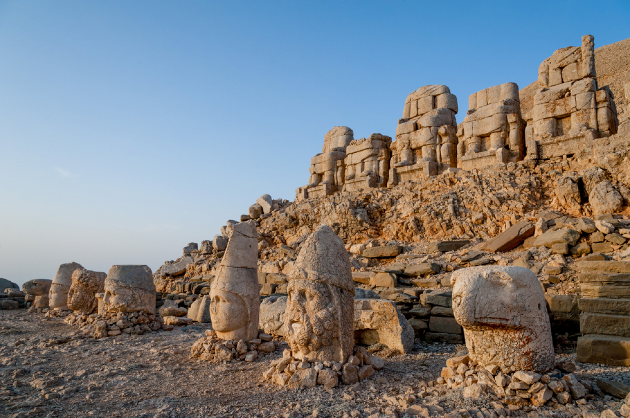 Nemrut Dağı: Güneşin Başkenti Nemrut Dağı'nı Keşfediyoruz