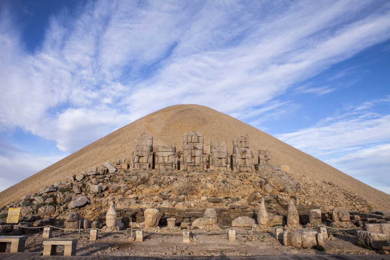 Nemrut Dağı: Güneşin Başkenti Nemrut Dağı'nı Keşfediyoruz