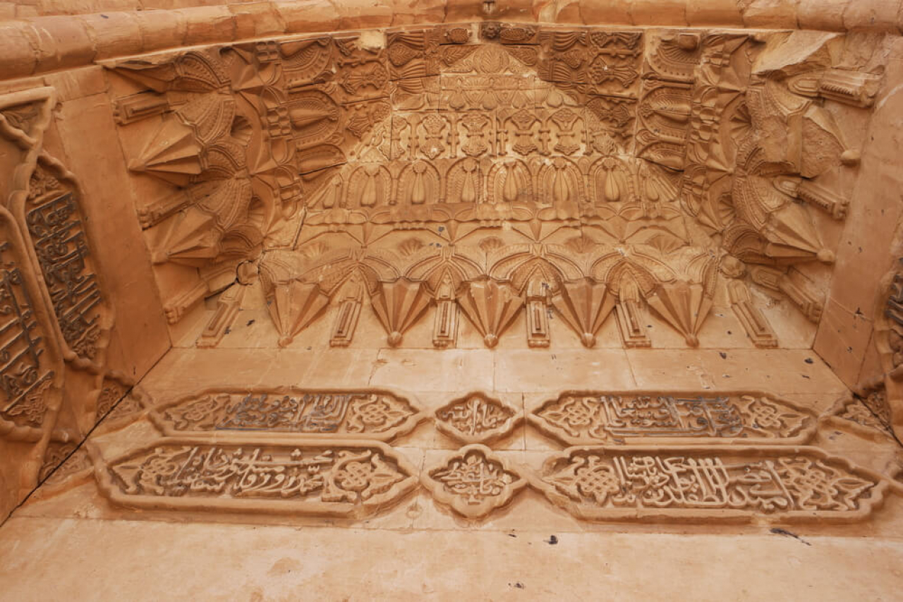 İshak Paşa Sarayı Gezisi: Issızlığın Ortasında İhtişamlı Bir Güzellik