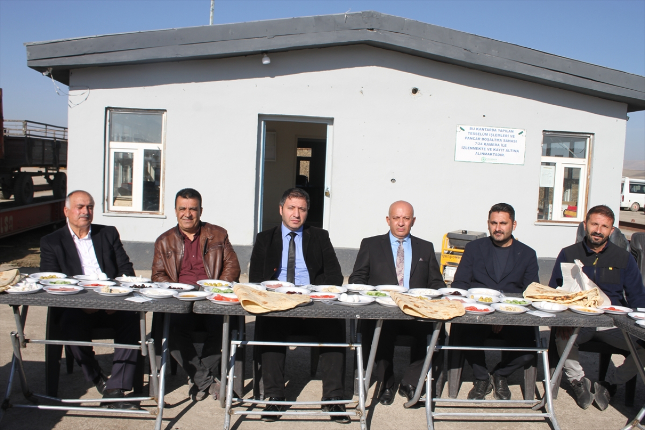 Muş'ta pancar üreticilerine Ağrı'dan destek