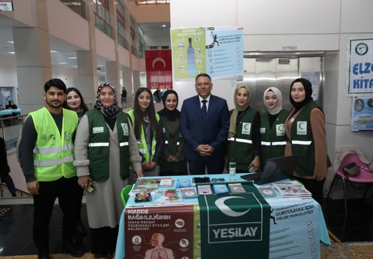Rektör Gürel, Öğrenci Toplulukları Haftası Etkinliklerini Ziyaret Etti