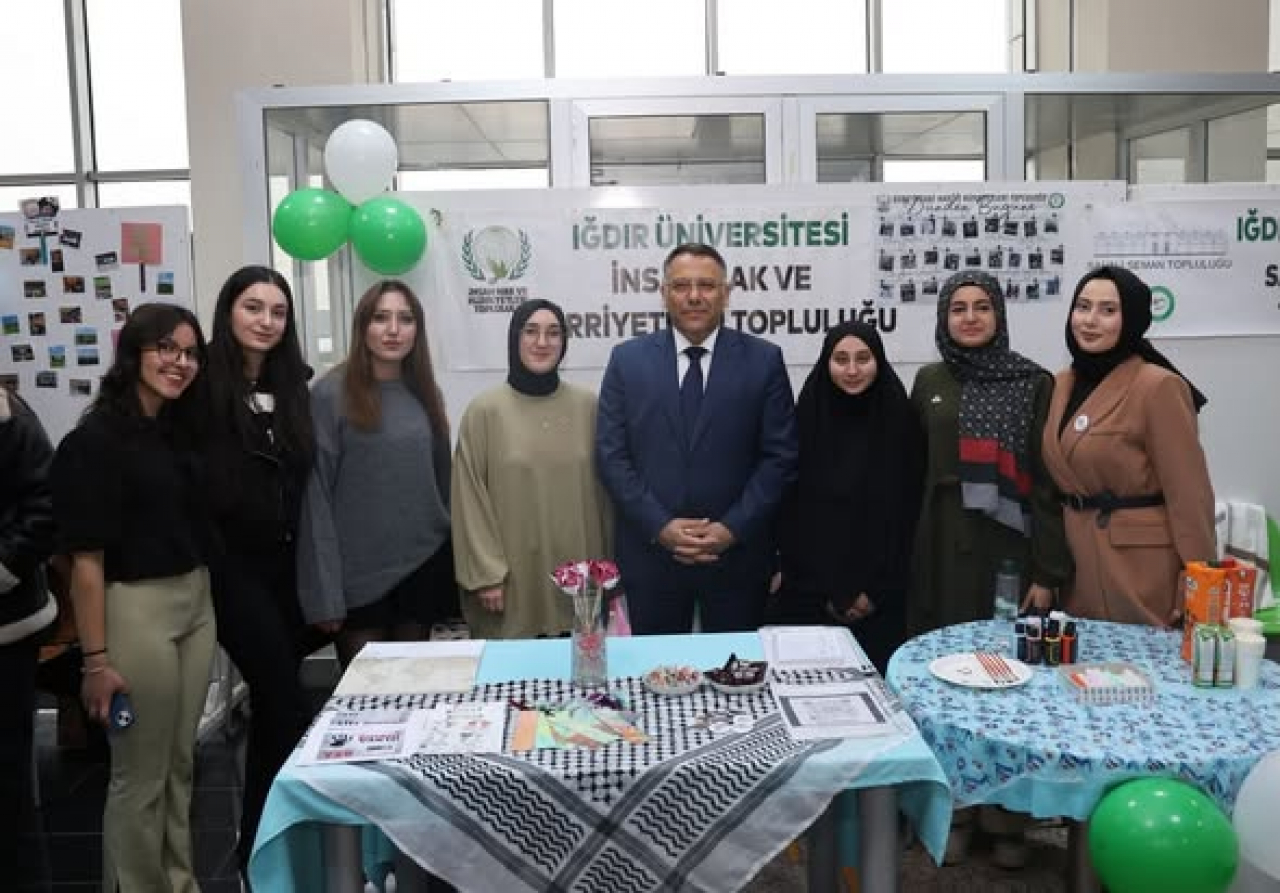 Rektör Gürel, Öğrenci Toplulukları Haftası Etkinliklerini Ziyaret Etti