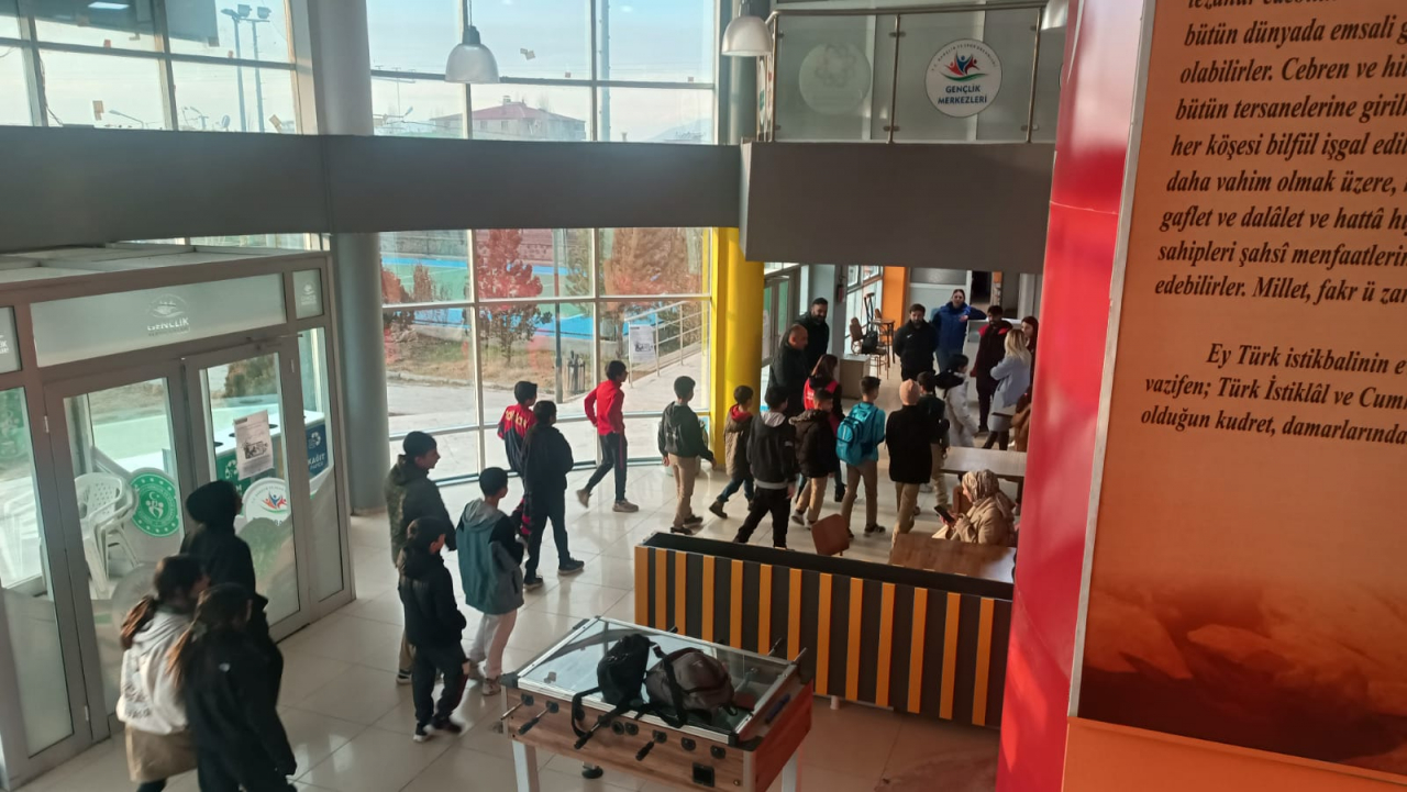 Doğubayazıt Gençlik Merkezi'nde öğrencilerle buluşma gerçekleştirildi