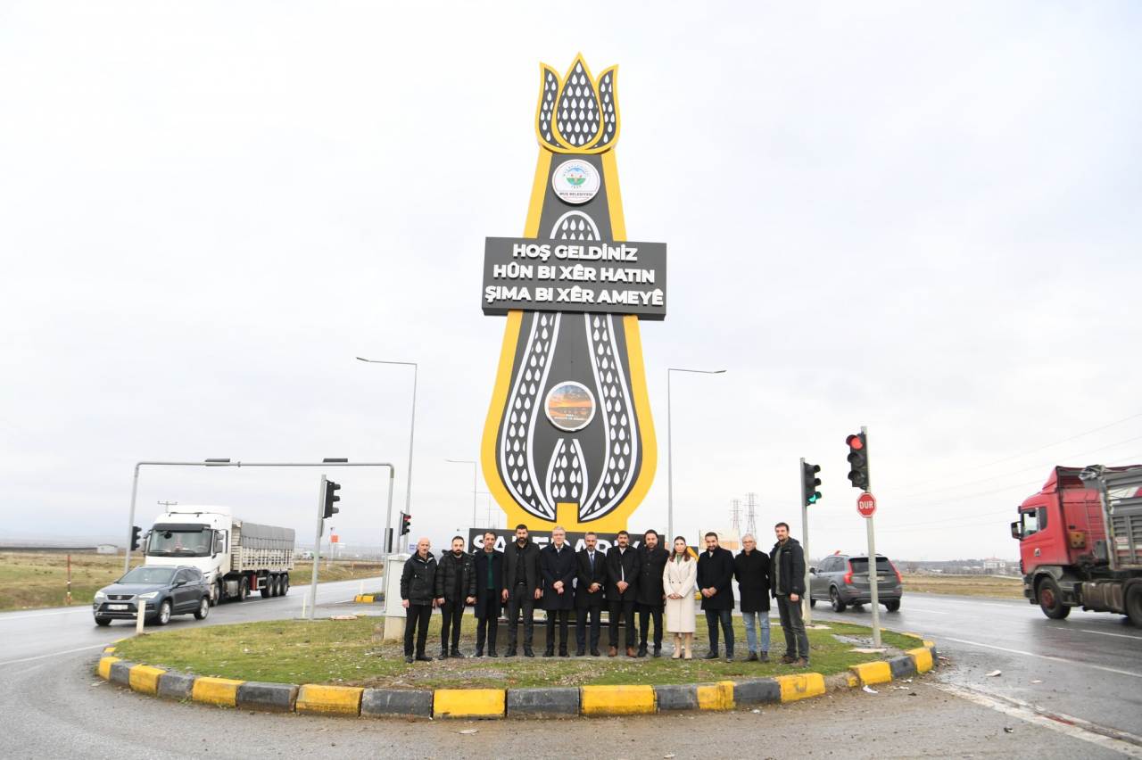 Eşbaşkan Söylemez, Muş'un Girişlerindeki Yeni Karşılama Totemlerini İnceledi