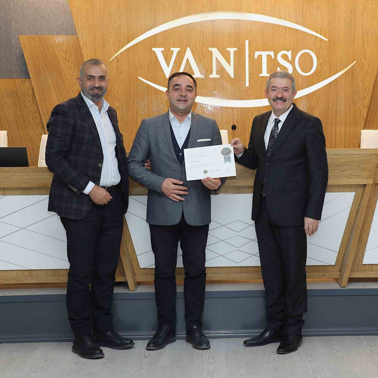 Van TSO'da Hakemler Eğitimi Tamamlandı, Katılımcılara Sertifikaları Verildi