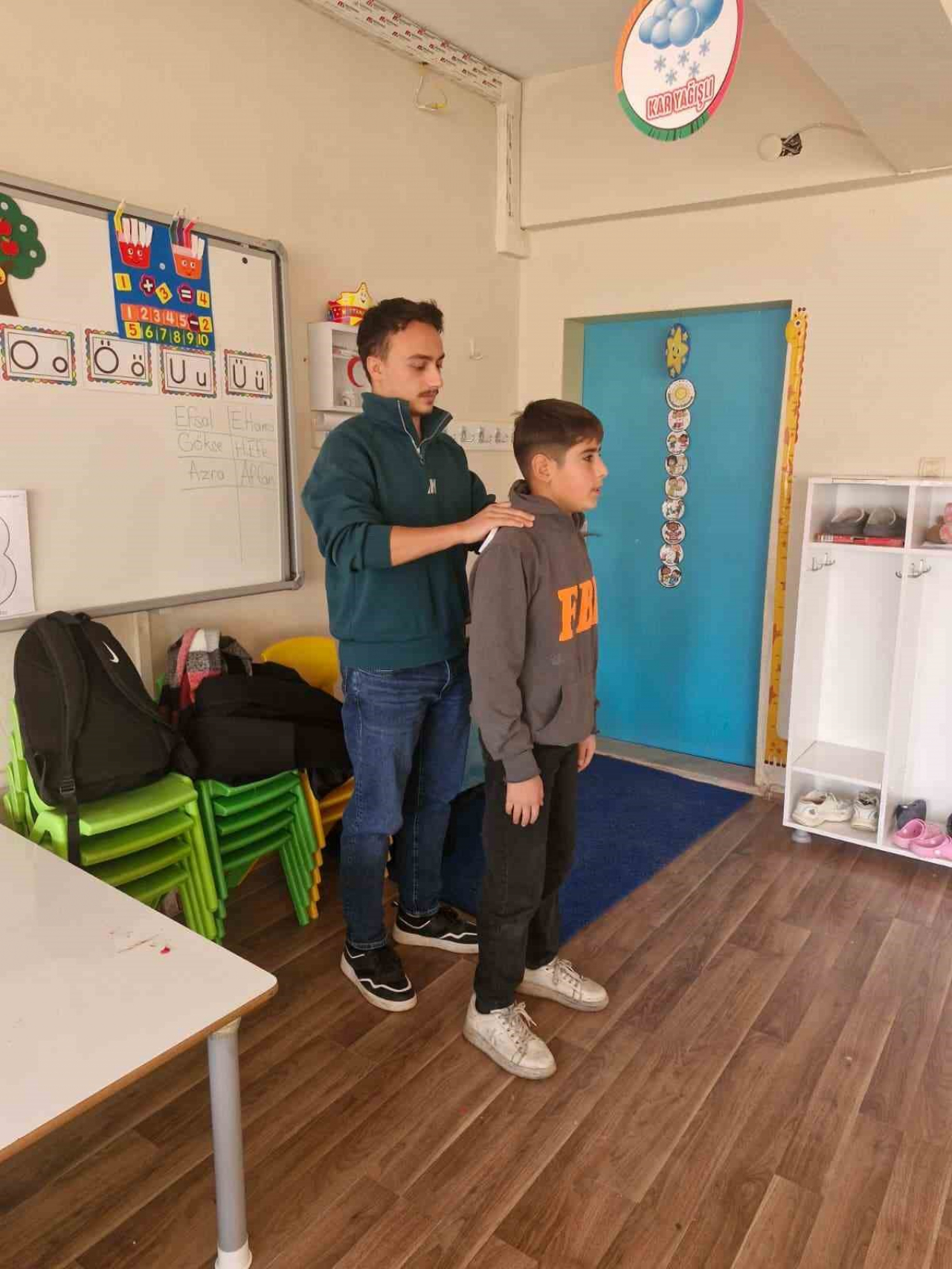 Muş'ta Öğrencilere Skolyoz Tarama Programı Uygulandı, Tedavi Süreci Başladı