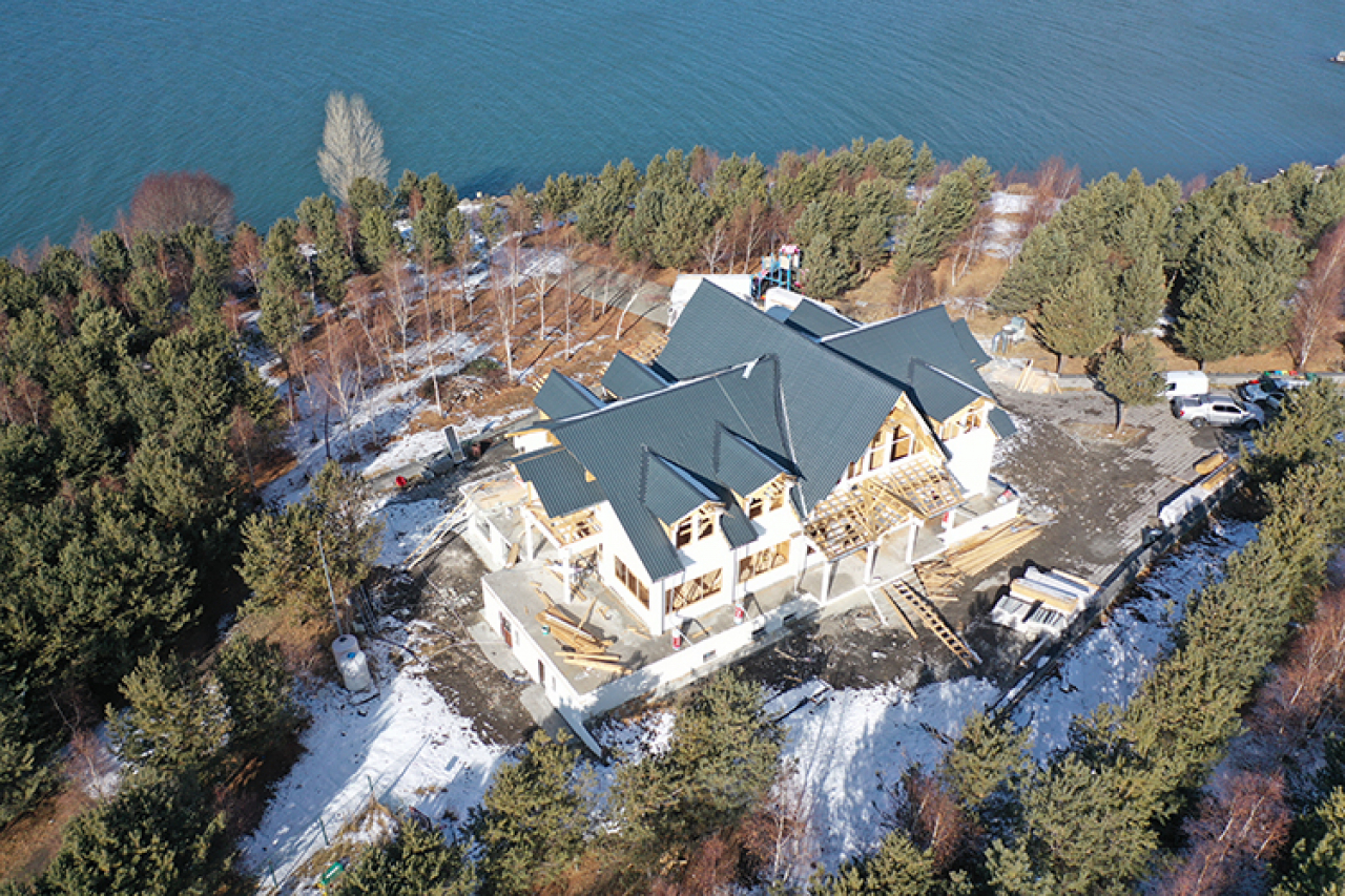 Kars'ta Kış Sezonuna Hazırlanan Yeni Kütük Ev, Turistleri Ağırlamaya Hazır