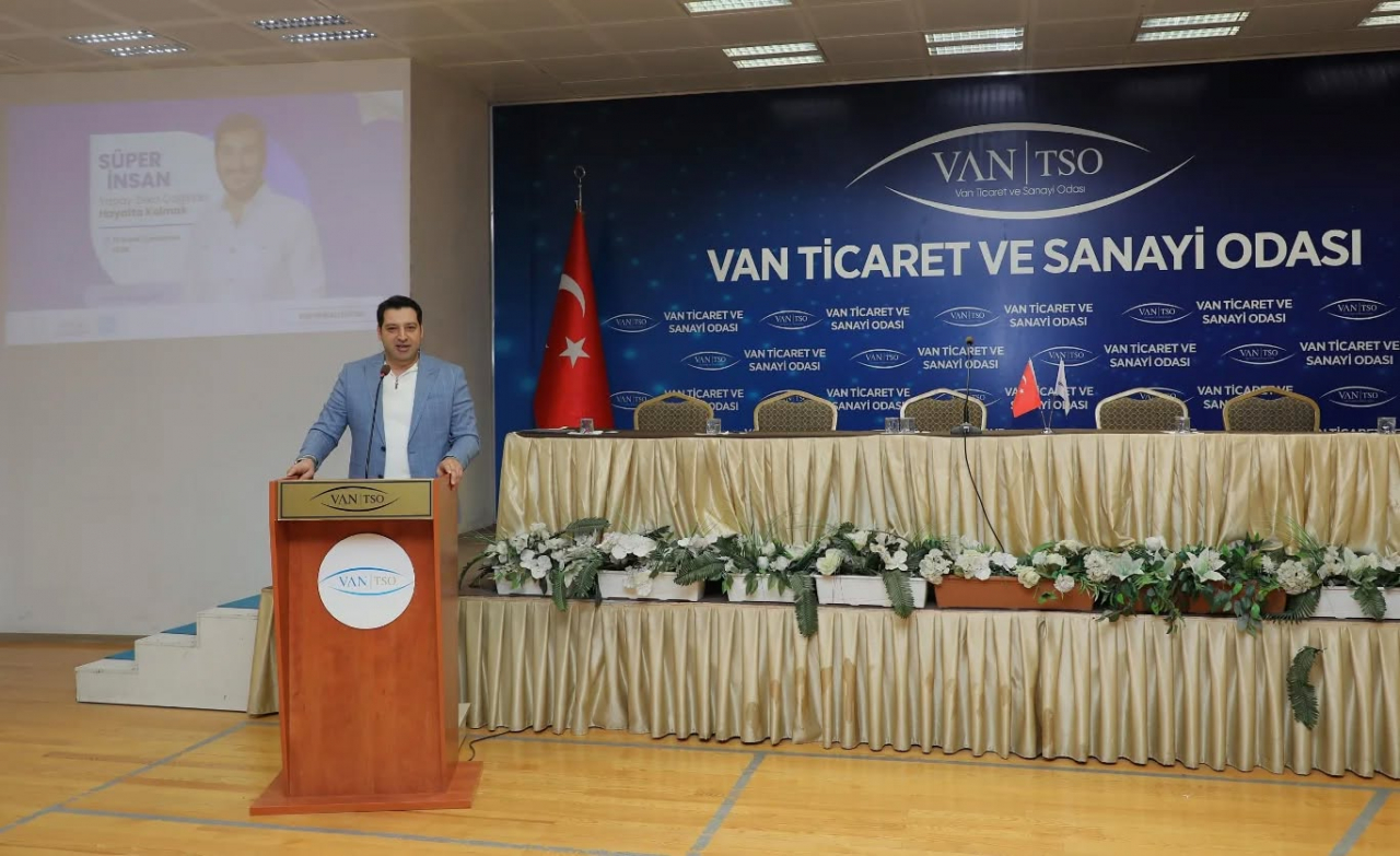 Van'da Yapay Zeka Çağında Hayatta Kalmak Eğitimi Yoğun İlgi Gördü