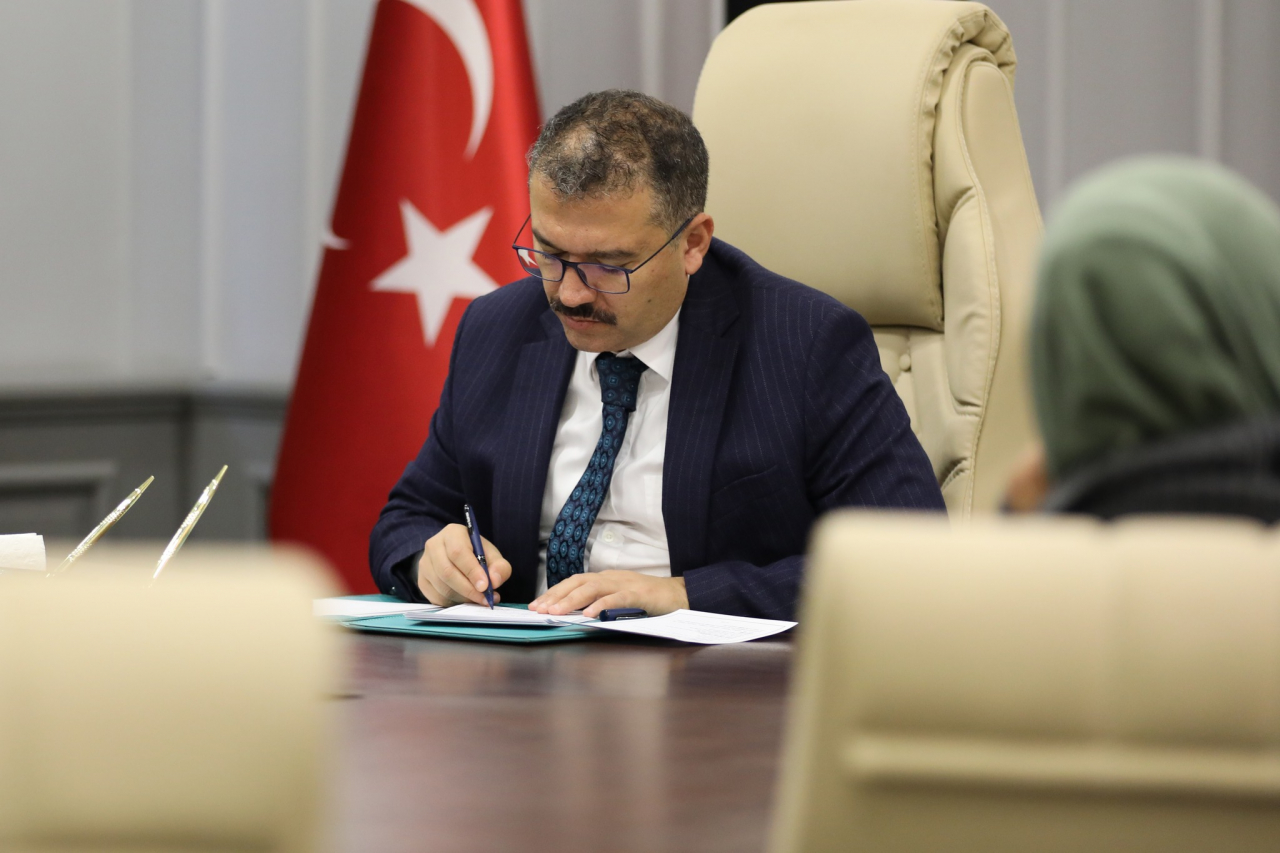 Vali Ercan Turan, Halk Günü Buluşmalarında Vatandaşların Taleplerini Dinledi