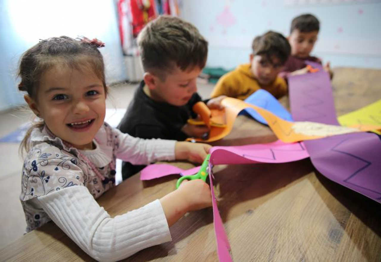 Köyde açılan sanat atölyesi, öğrencilerin yaratıcılık ve özgüvenini artırıyor