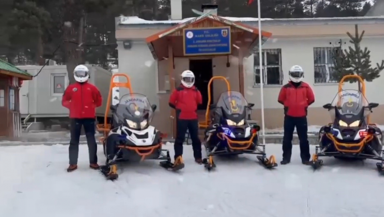 Sarıkamış'ta kış turizmi için JAK timleri 7/24 güvenlik sağlıyor