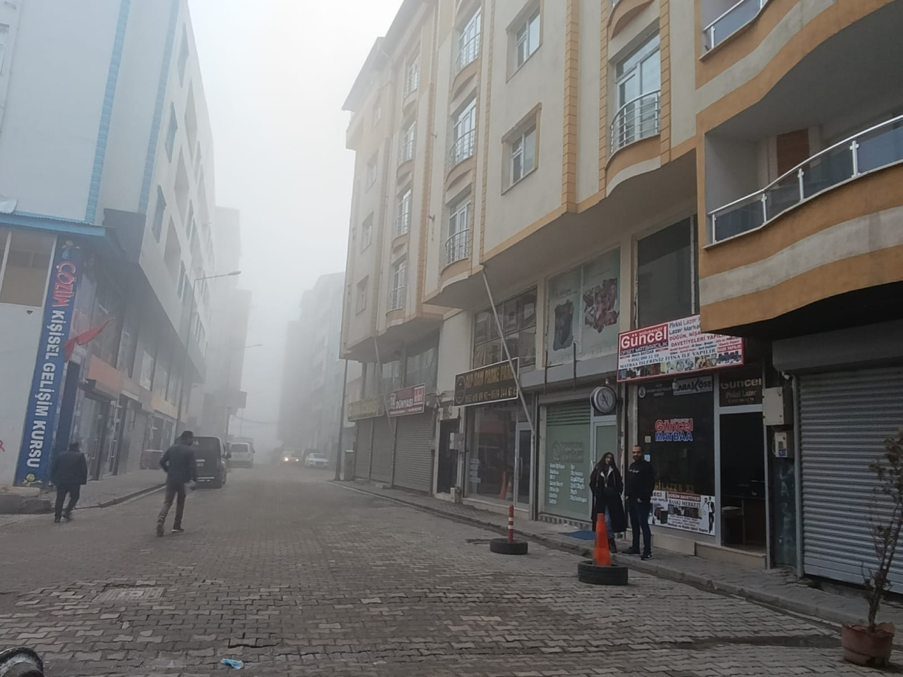 Doğubayazıt güne sisle uyandı