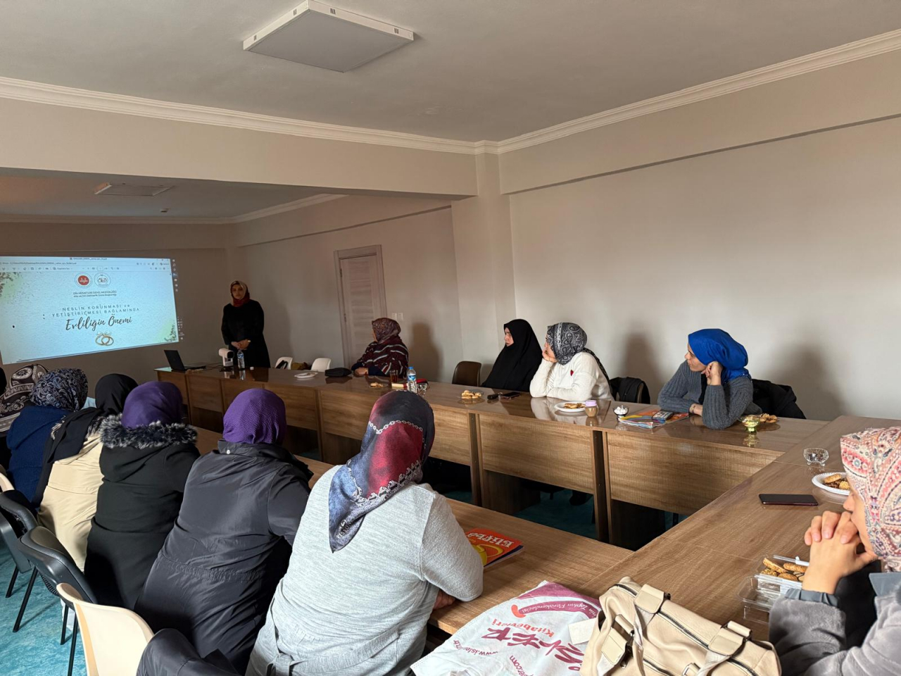 Doğubayazıt'ta düzenlenen seminerde sağlıklı aile yapısının önemi vurgulandı